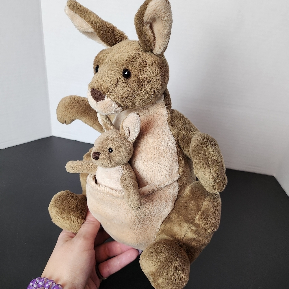 Gund Jirra the Kangaroo With Baby Plush Toy Stuffed Animal - Picture 8 of 10